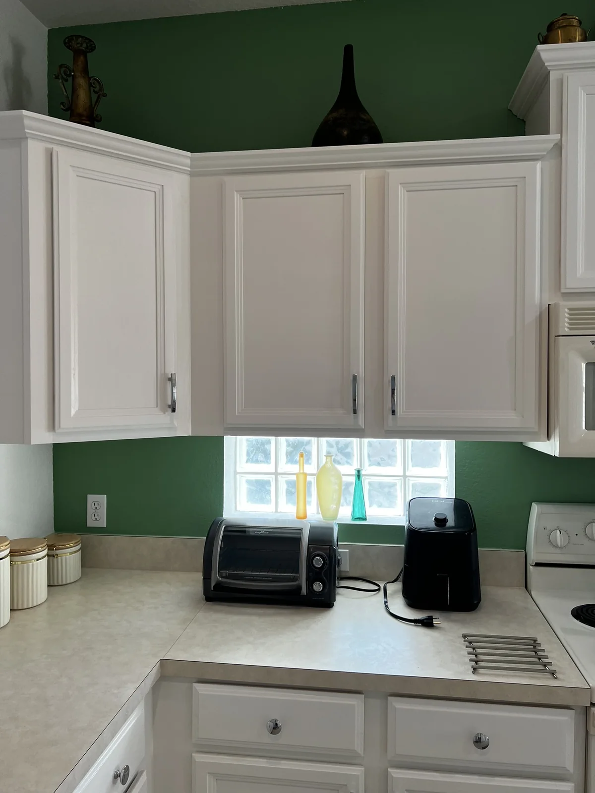 White painted kitchen cabinets