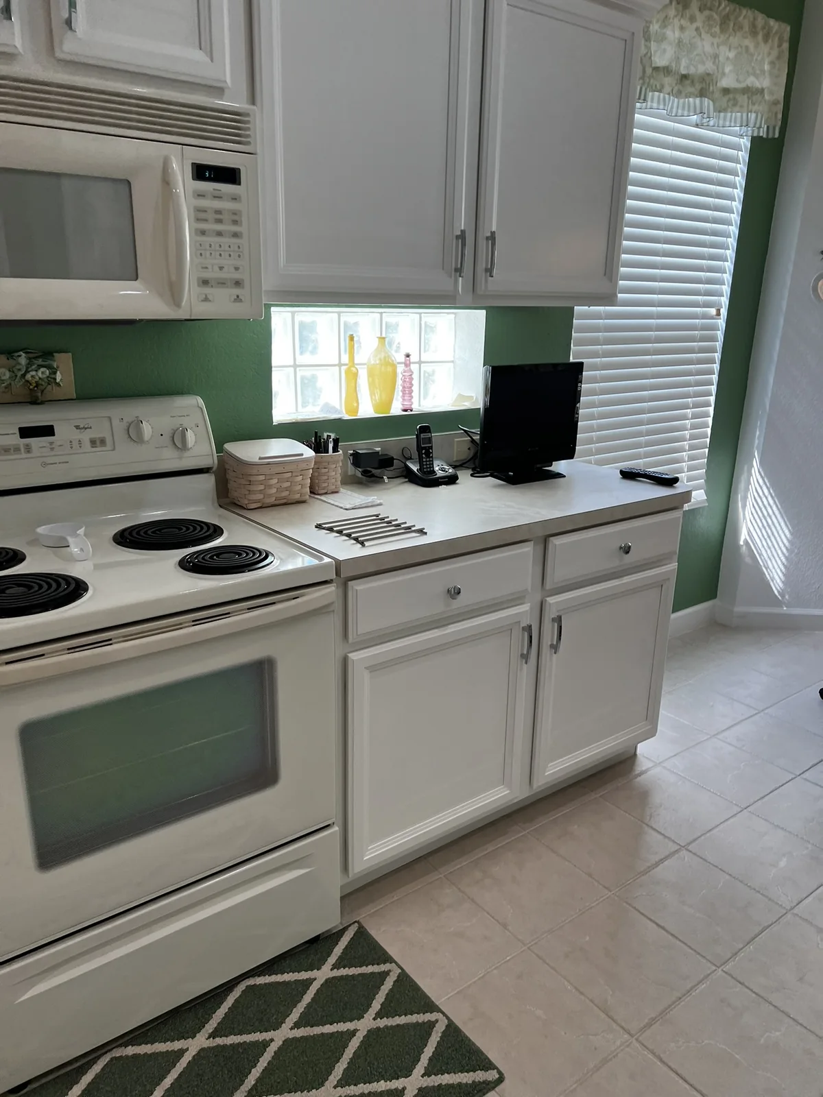 White painted kitchen cabinets